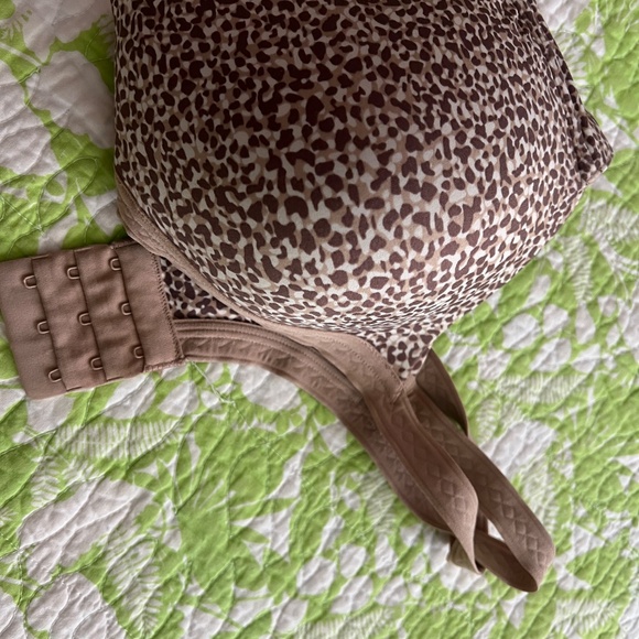 4 FOUR Bras.... barely used. - Picture 2 of 13